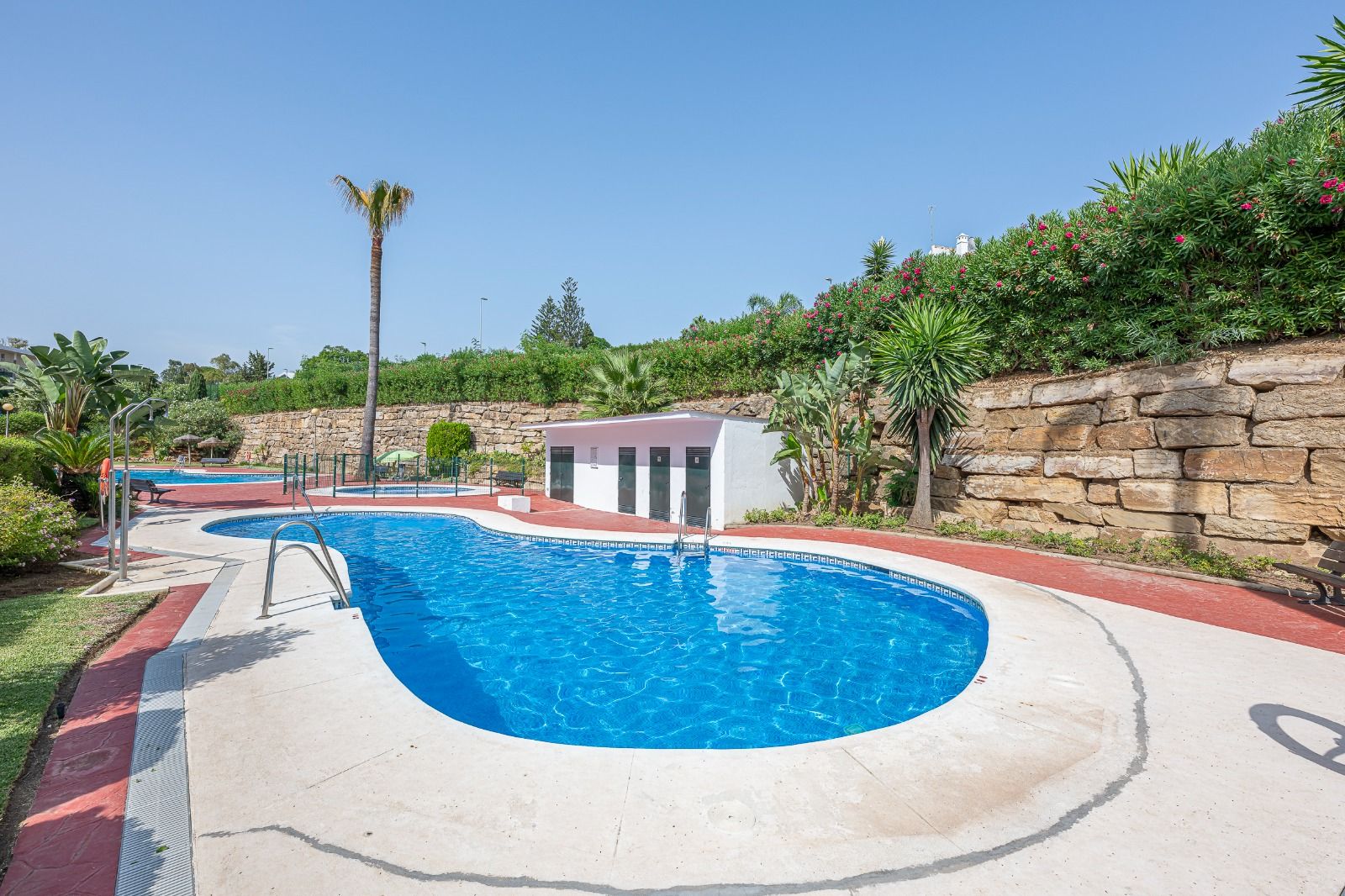 ESPECTACULAR APARTAMENTO REFORMADO EN GUADALMINA ALTA – LISTO PARA ENTRAR A VIVIR