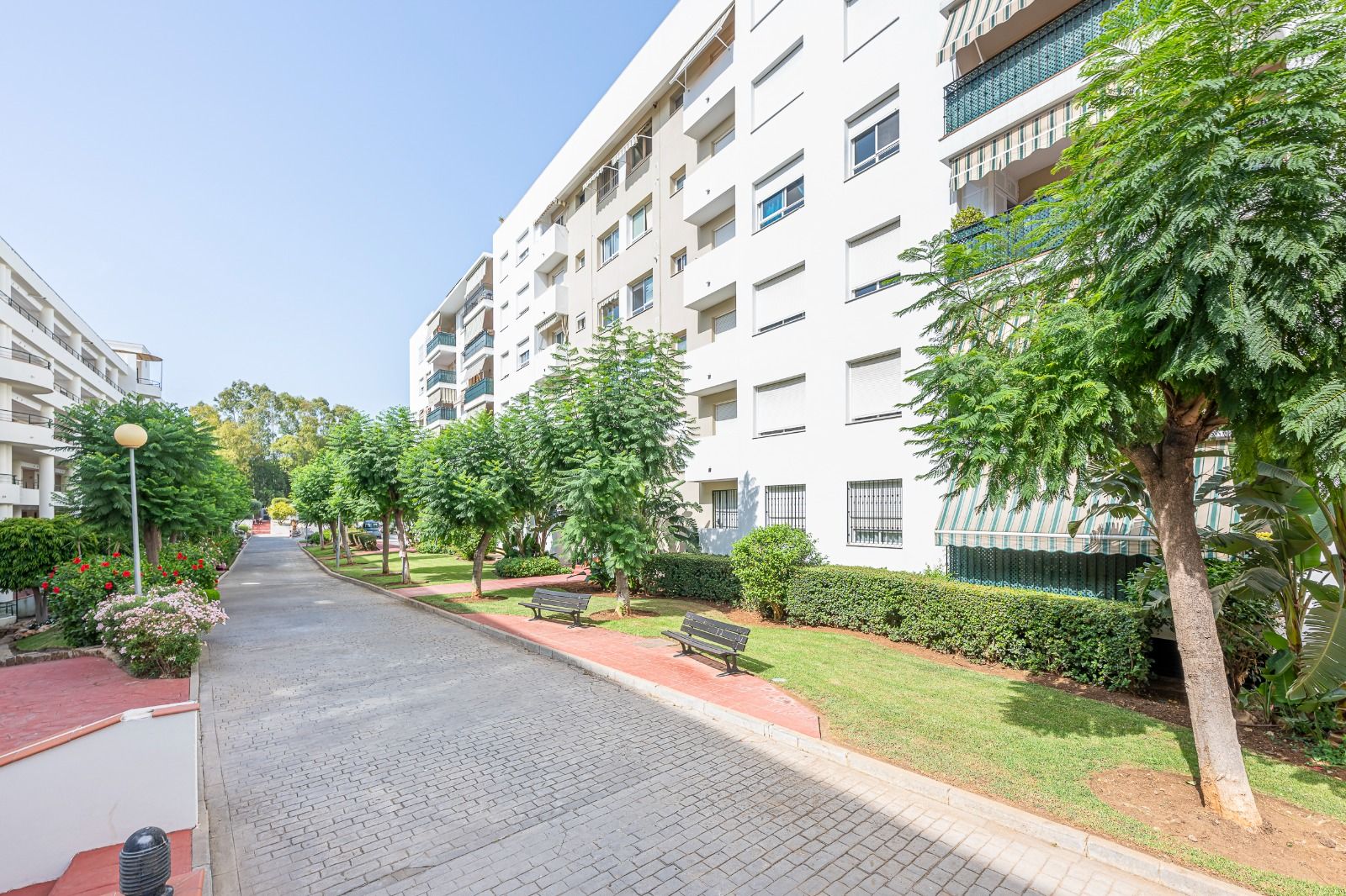 ESPECTACULAR APARTAMENTO REFORMADO EN GUADALMINA ALTA – LISTO PARA ENTRAR A VIVIR